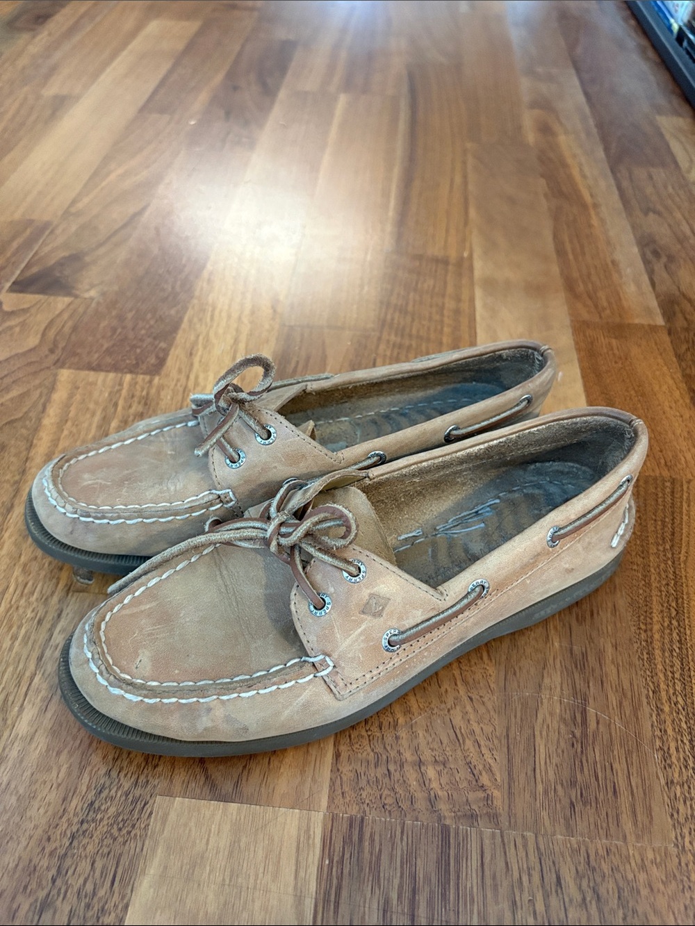 Sperry Women's Tan Leather Boat Shoes with Moc Toe and Bow Laces
